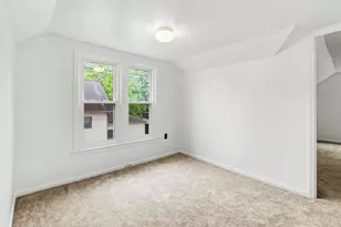 109 N Franklin St, Ludington, MI 49431 - Photo 25
