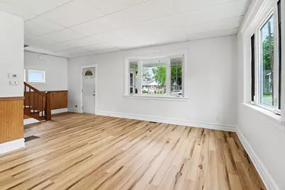 109 N Franklin Street, Ludington, MI 49431 - Photo 7