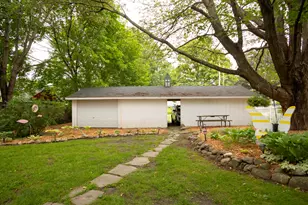 112 E Maple St, Vicksburg, MI 49097 - Photo 3