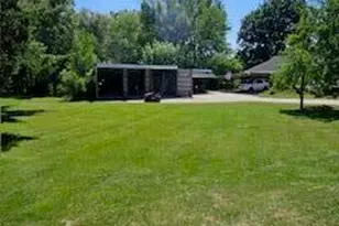 122 N Sherman St, Howard City, MI 49329 - Photo 11