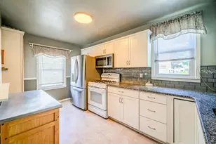 6027 Kim Ave, Allen Park, MI 48101 - Photo 7