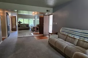 33027 Fargo St, Livonia, MI 48152 - Photo 3