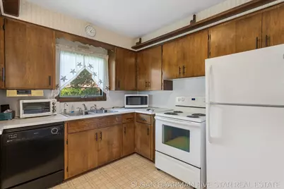 300 W 27th Street, Holland, MI 49423 - Photo 9