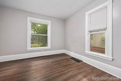 1559 Forrest Avenue NE, Grand Rapids, MI 49505 - Photo 5