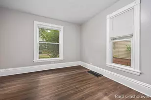1559 Forrest Ave NE, Grand Rapids, MI 49505 - Photo 5