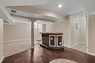 68 W Baldwin Ave W, Battle Creek, MI 49037 - Photo 17