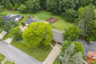 1955 Millbank St SE, Grand Rapids, MI 49508 - Photo 41