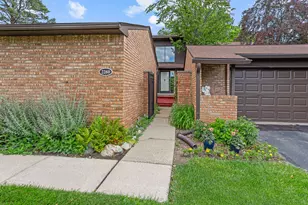 2260 Bordeaux St, West Bloomfield, MI 48323 - Photo 3