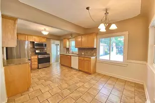 319 Holly St SW, Wyoming, MI 49548 - Photo 11