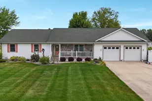 29390 Saddlebred Ln, Dowagiac, MI 49047 - Photo 1