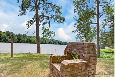 15121 Roberts Shore Drive, Constantine, MI 49042 - Photo 27