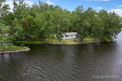 15121 Roberts Shore Drive, Constantine, MI 49042 - Photo 37