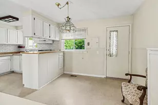 1307 Fall River Rd, Ypsilanti, MI 48198 - Photo 11