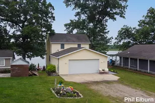 3611 Holiday Dr, Greenville, MI 48838 - Photo 3
