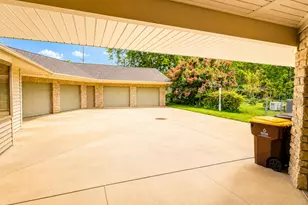 4593 Chippewa Dr, Okemos, MI 48864 - Photo 7
