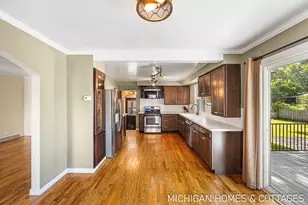 52 W 27th St, Holland, MI 49423 - Photo 11