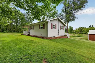 303 W Walnut St, Stanton, MI 48888 - Photo 5