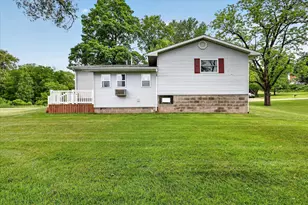 303 W Walnut St, Stanton, MI 48888 - Photo 45