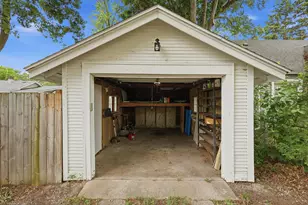 137 Holly St SW, Grand Rapids, MI 49548 - Photo 25