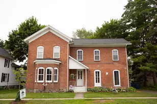 112 E Maple St, Vicksburg, MI 49097 - Photo 1