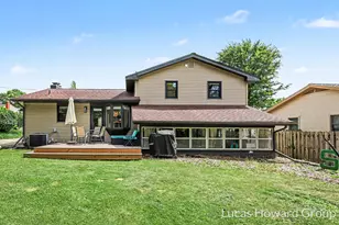 1819 Menominee Dr SE, Grand Rapids, MI 49506 - Photo 35