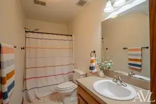 1344 Gladstone Dr SE, Grand Rapids, MI 49506 - Photo 23