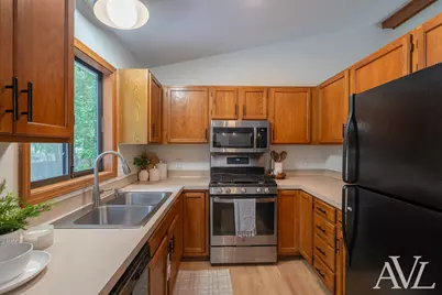1344 Gladstone Drive SE, Grand Rapids, MI 49506 - Photo 11