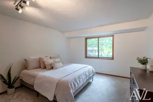 1344 Gladstone Dr SE, Grand Rapids, MI 49506 - Photo 13