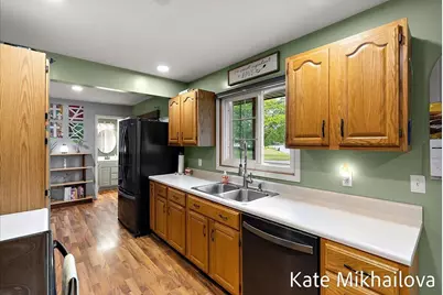 1249 Chalmers Drive, Battle Creek, MI 49015 - Photo 11