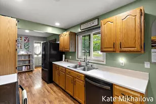 1249 Chalmers Dr, Battle Creek, MI 49015 - Photo 11