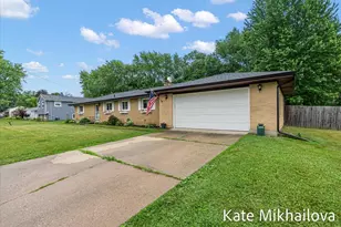 1249 Chalmers Dr, Battle Creek, MI 49015 - Photo 5