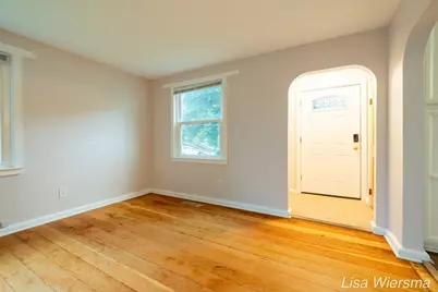 2357 Crozier Avenue, Muskegon, MI 49441 - Photo 9