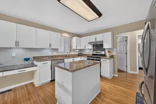 24381 Elmhurst Ave, Farmington Hills, MI 48336 - Photo 15