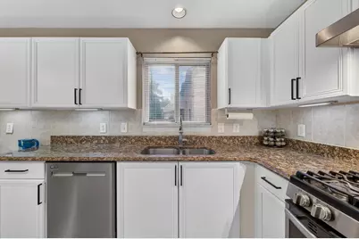 24381 Elmhurst Avenue, Farmington Hills, MI 48336 - Photo 19