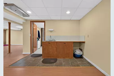 24381 Elmhurst Avenue, Farmington Hills, MI 48336 - Photo 37