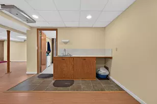 24381 Elmhurst Ave, Farmington Hills, MI 48336 - Photo 37