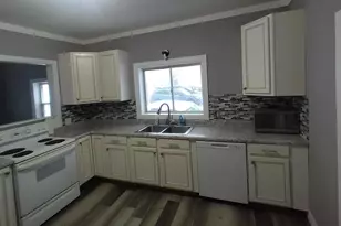 303 Rathburn, Howard City, MI 49329 - Photo 7
