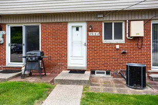 29184 Manchester St, Westland, MI 48185 - Photo 5