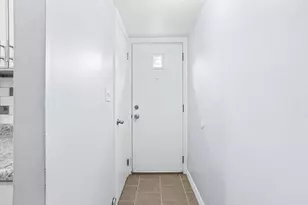 29184 Manchester St, Westland, MI 48185 - Photo 11