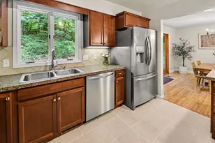 2121 Timberview Dr NE, Grand Rapids, MI 49525 - Photo 9