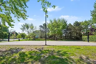 5693 Strawberry Cir, Commerce Township, MI 48382 - Photo 45