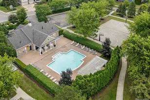 5693 Strawberry Cir, Commerce Township, MI 48382 - Photo 47