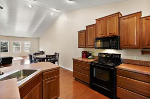 2960 Bentbrooke Dr, Holland, MI 49424 - Photo 7