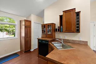2960 Bentbrooke Dr, Holland, MI 49424 - Photo 5