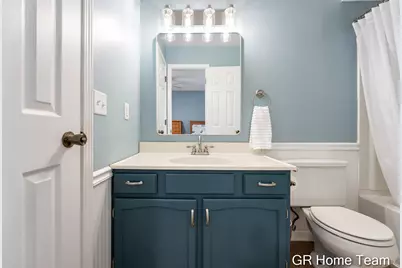 2304 Brookfarm Court SE, Grand Rapids, MI 49508 - Photo 17
