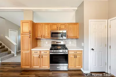 2304 Brookfarm Court SE, Grand Rapids, MI 49508 - Photo 11