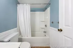 2304 Brookfarm Ct SE, Grand Rapids, MI 49508 - Photo 19