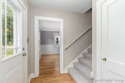 555 E Central Avenue, Zeeland, MI 49464 - Photo 7