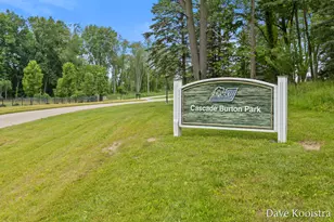 2480 Burton Woods Ct SE, Grand Rapids, MI 49546 - Photo 41