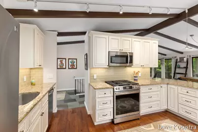 2480 Burton Woods Court SE, Grand Rapids, MI 49546 - Photo 13